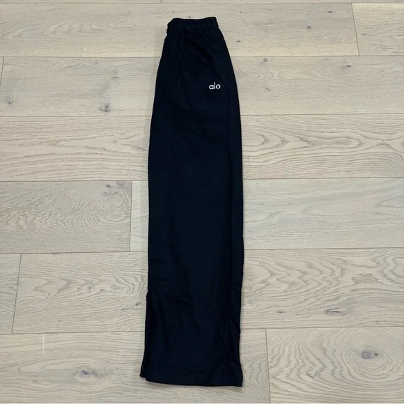 ALO Yoga Unisex Black Zip-Up Hoodie and Jogger Set - Picture 9 of 15